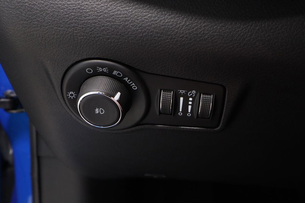 Used 2022 Jeep Compass Limited image 27