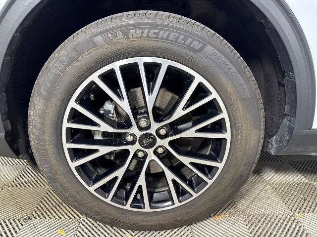 Certified 2025 Ford Escape SE w/ PHEV Premium Package image 13