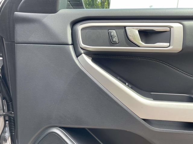 Certified 2021 Ford Explorer XLT RWD image 30