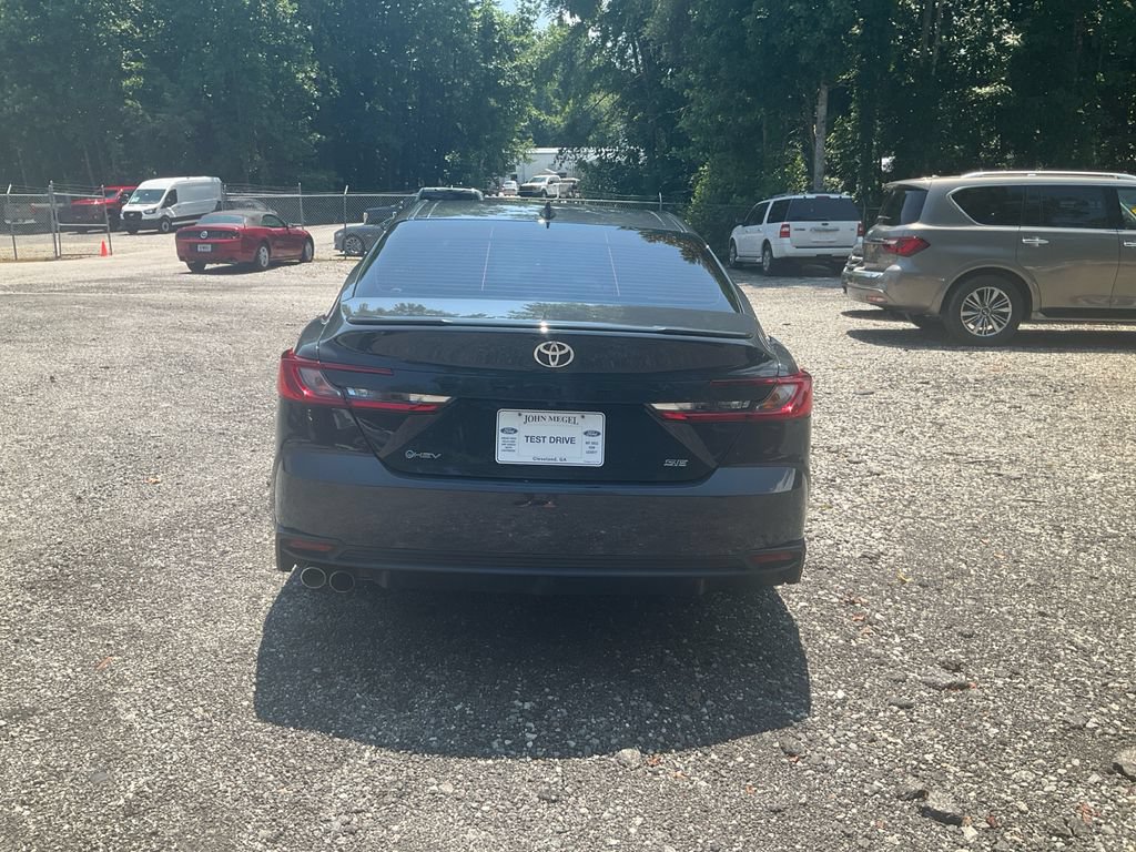 Used 2025 Toyota Camry SE w/ Convenience Package FWD image 6