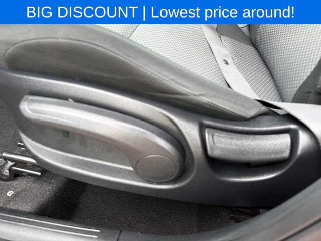 Used 2024 Kia Soul LX w/ Option Group 015 FWD image 16