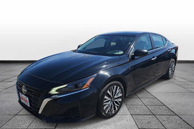 Used 2024 Nissan Altima 2.5 SV FWD image 1