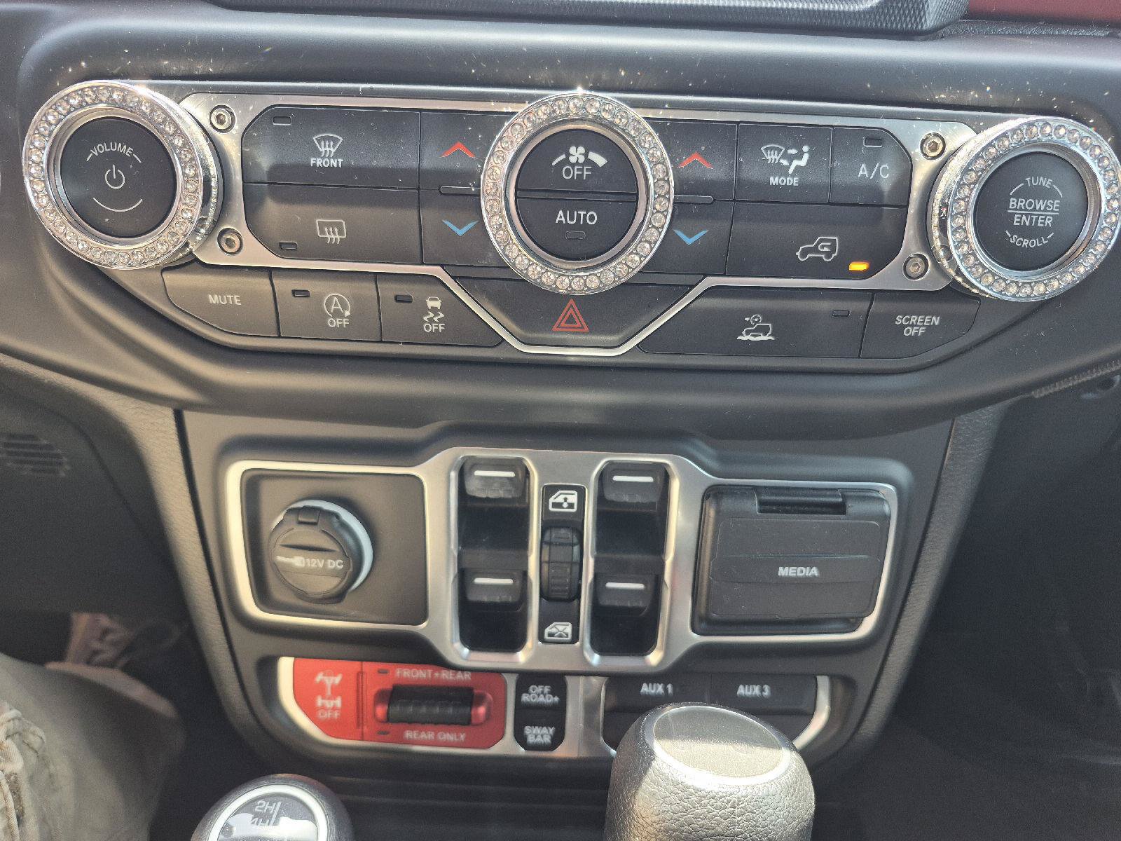 Used 2023 Jeep Wrangler Unlimited Rubicon AWD/4WD image 5