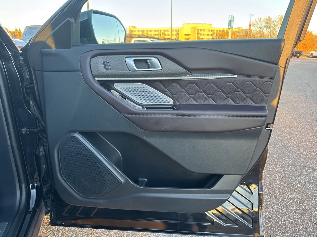 Certified 2025 Ford Explorer Platinum w/ Ultimate Package image 45
