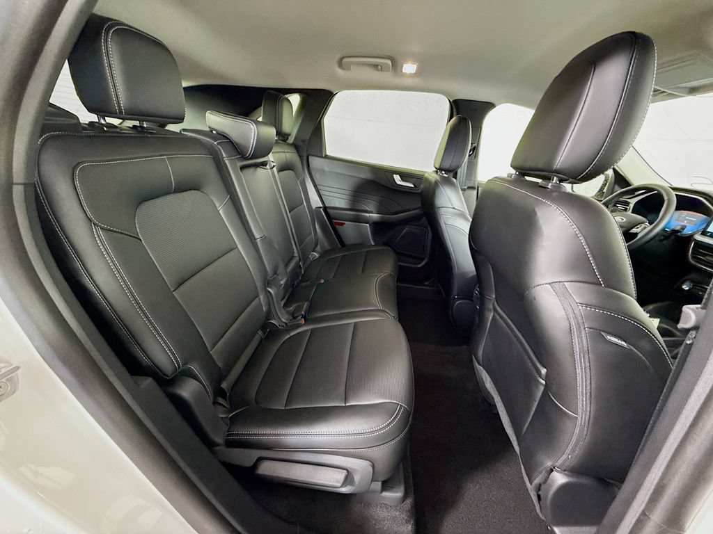Certified 2025 Ford Escape Platinum FWD image 27