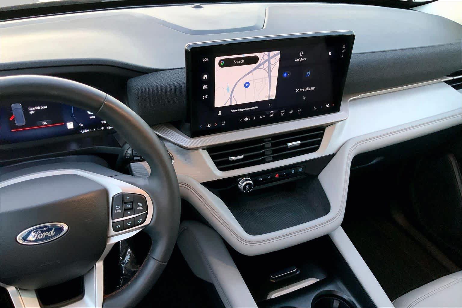 Certified 2025 Ford Explorer Active w/ Active Comfort Package RWD image 7