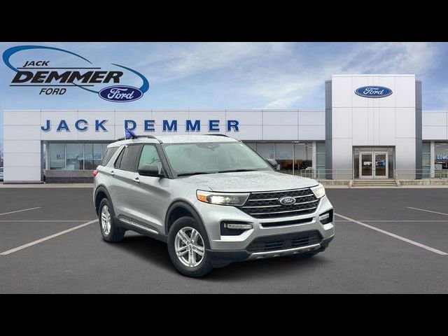 Certified 2023 Ford Explorer XLT w/ Equipment Group 202A AWD/4WD image 1