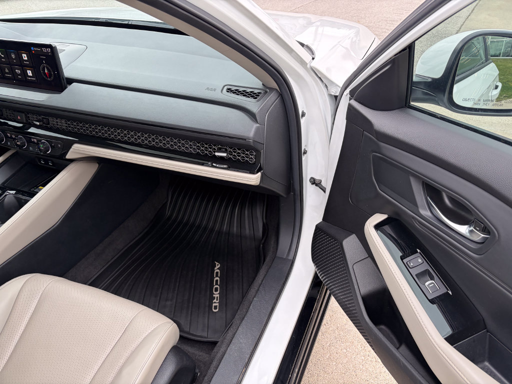 Used 2025 Honda Accord Touring image 16