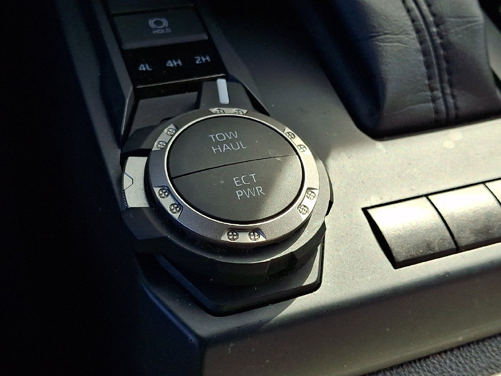 Used 2024 Toyota Tacoma SR5 AWD/4WD image 21