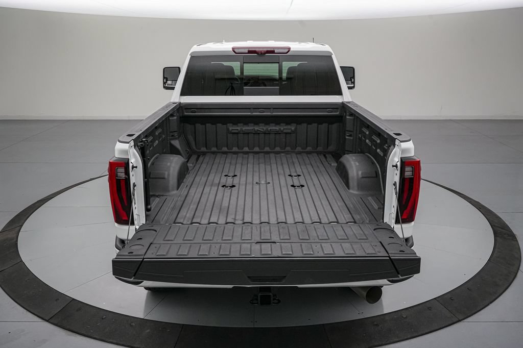 Used 2024 GMC Sierra 2500 Denali Ultimate AWD/4WD image 7