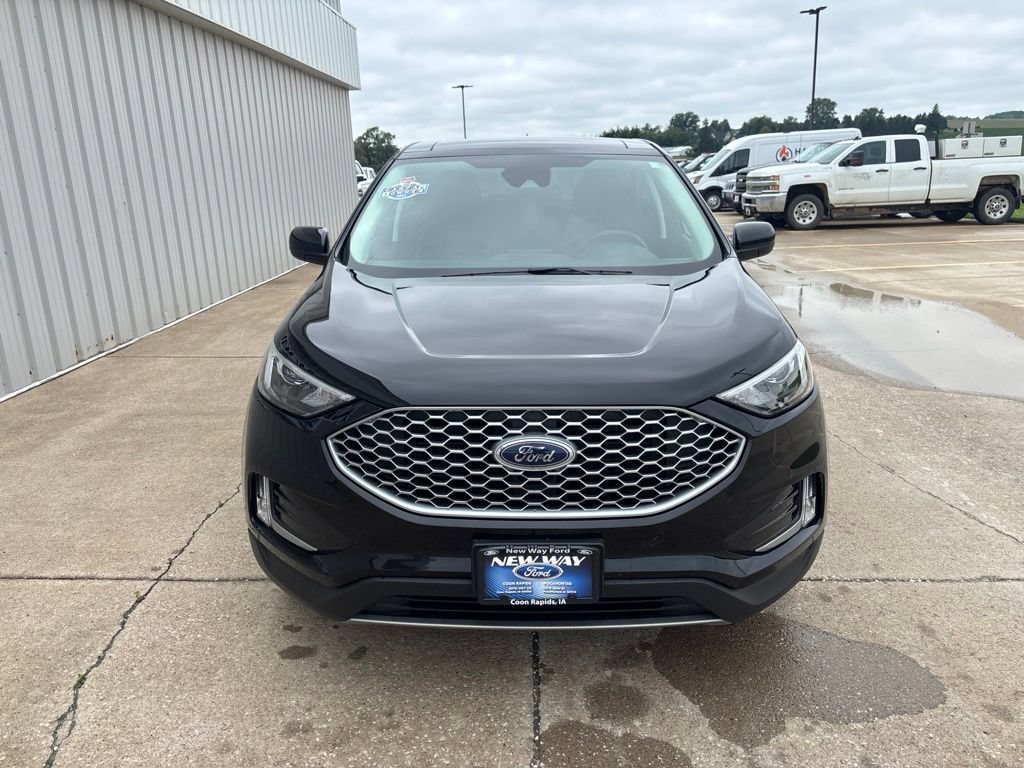 Certified 2023 Ford Edge SEL w/ Convenience Package AWD/4WD image 2