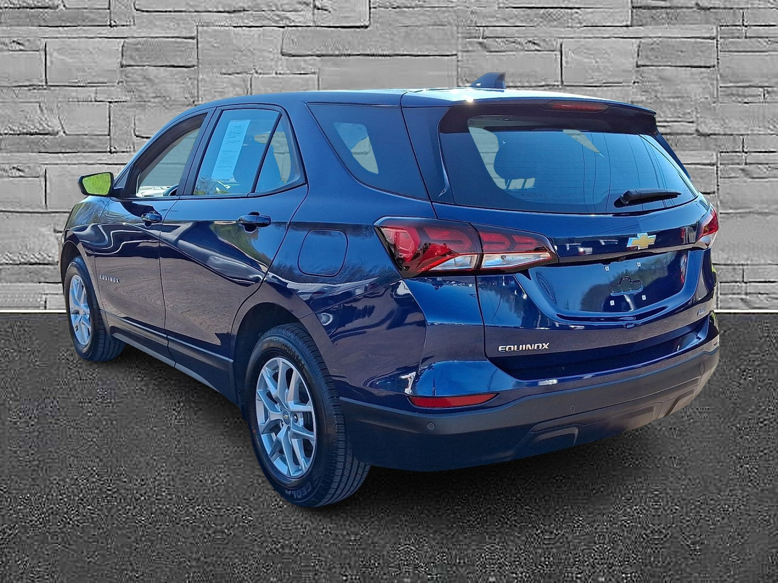 Used 2023 Chevrolet Equinox LS w/ Driver Confidence II Package image 8