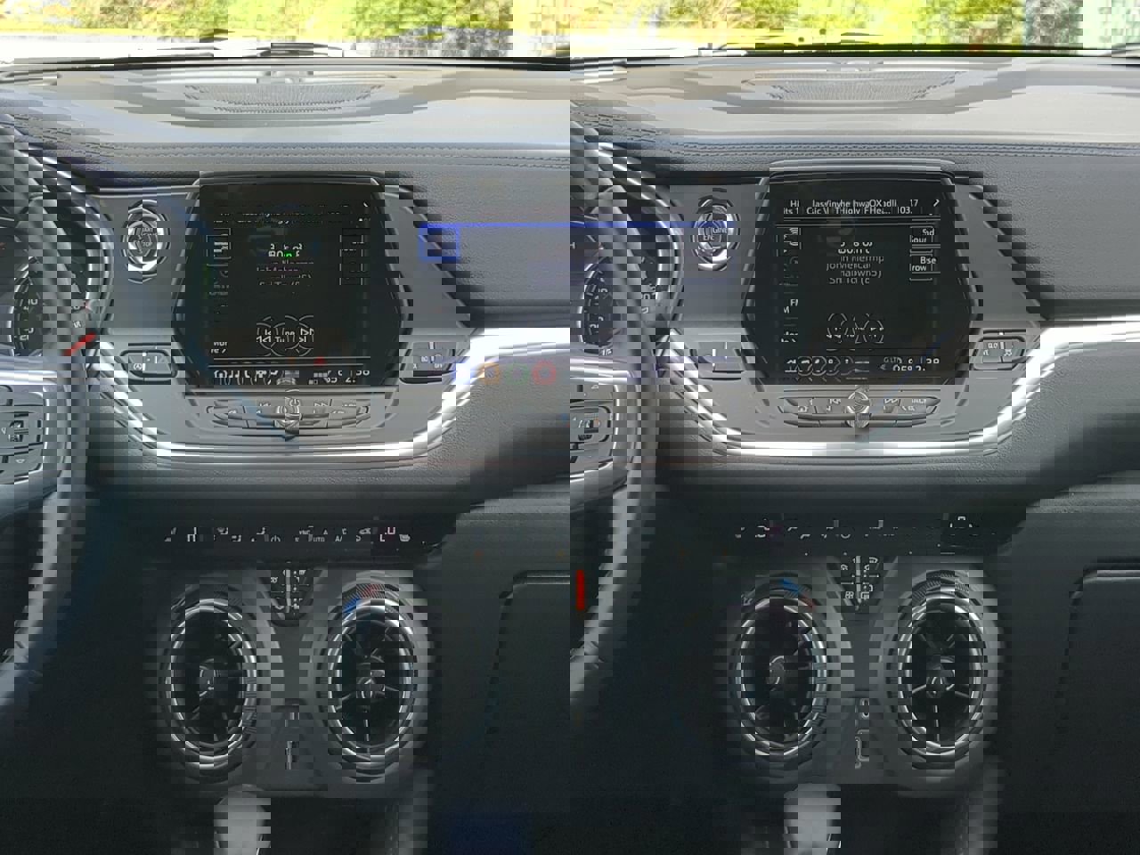 Used 2021 Chevrolet Blazer LT w/ Redline Edition image 16