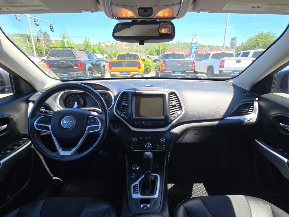 Used 2018 Jeep Cherokee Trailhawk w/ Trailer Tow Group AWD/4WD image 15