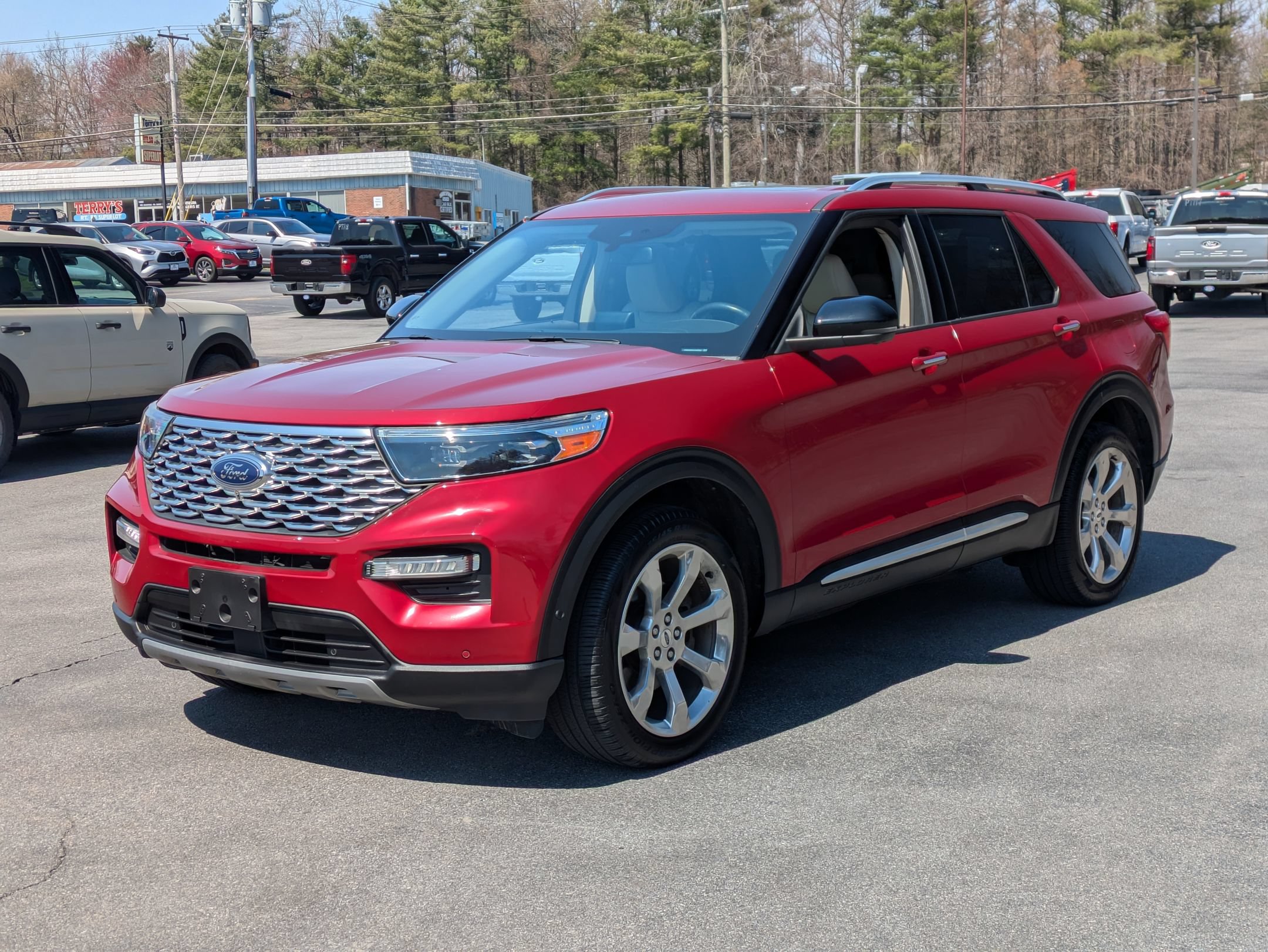 Certified 2020 Ford Explorer Platinum w/ Premium Technology Package AWD/4WD image 5