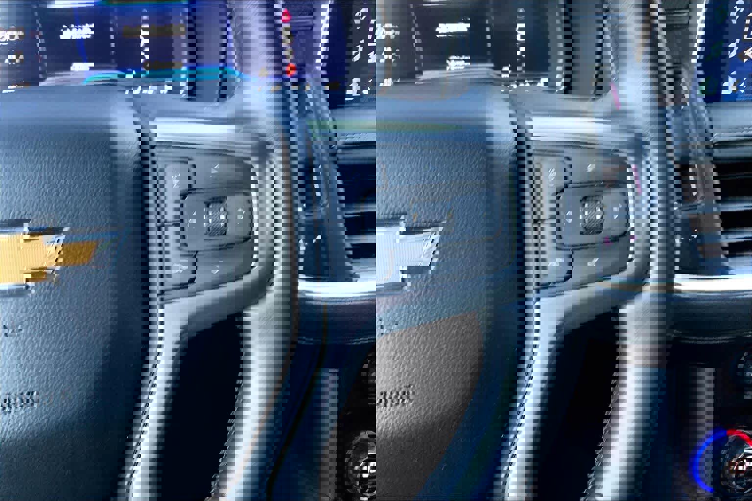 Used 2023 Chevrolet Suburban Premier image 24