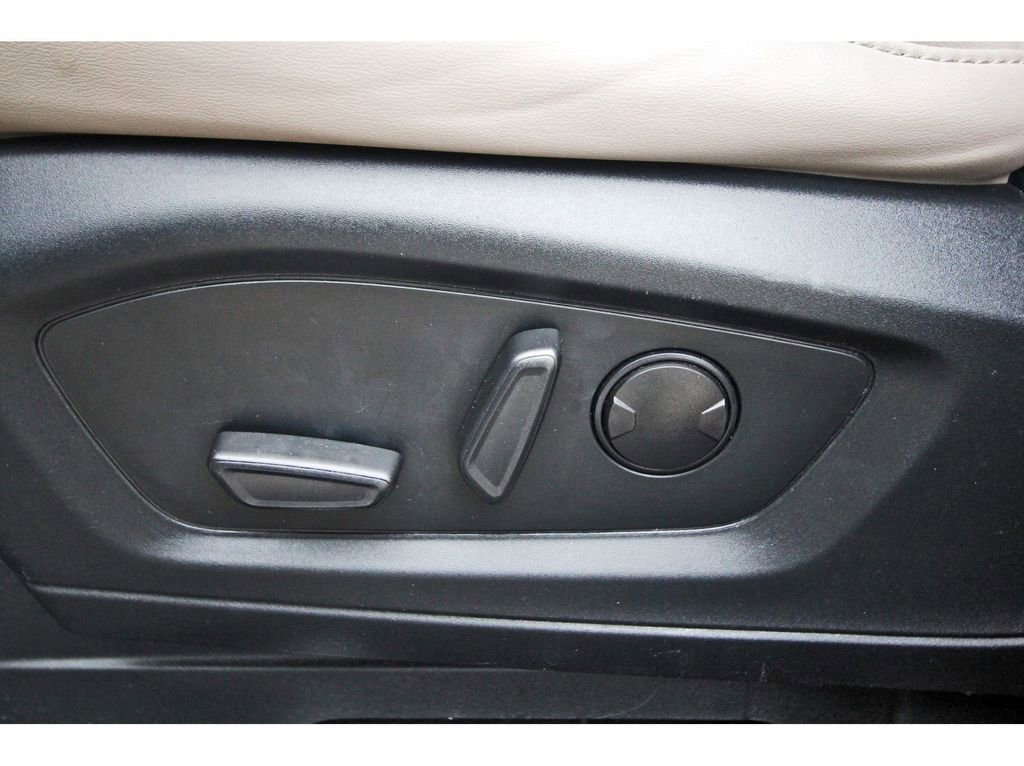 Certified 2022 Ford Explorer XLT w/ Equipment Group 202A image 29