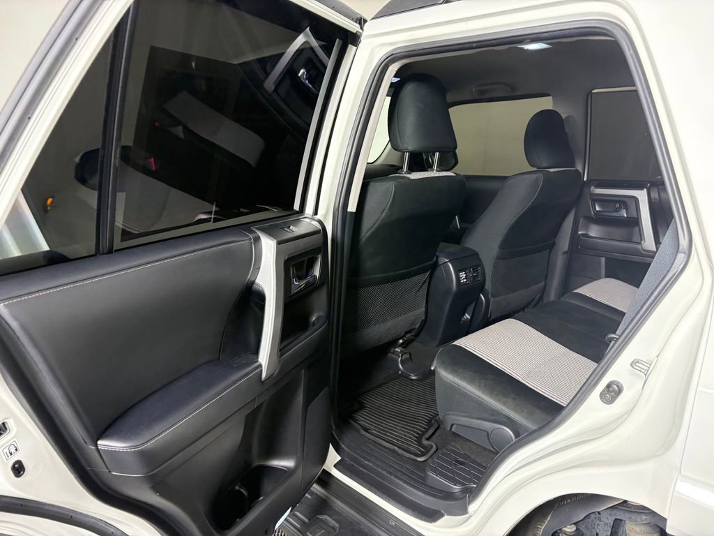 Used 2020 Toyota 4Runner Venture AWD/4WD image 26