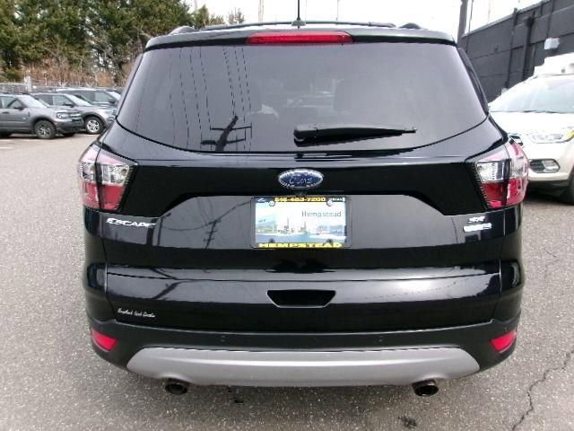 Certified 2017 Ford Escape SE w/ Equipment Group 201A image 3