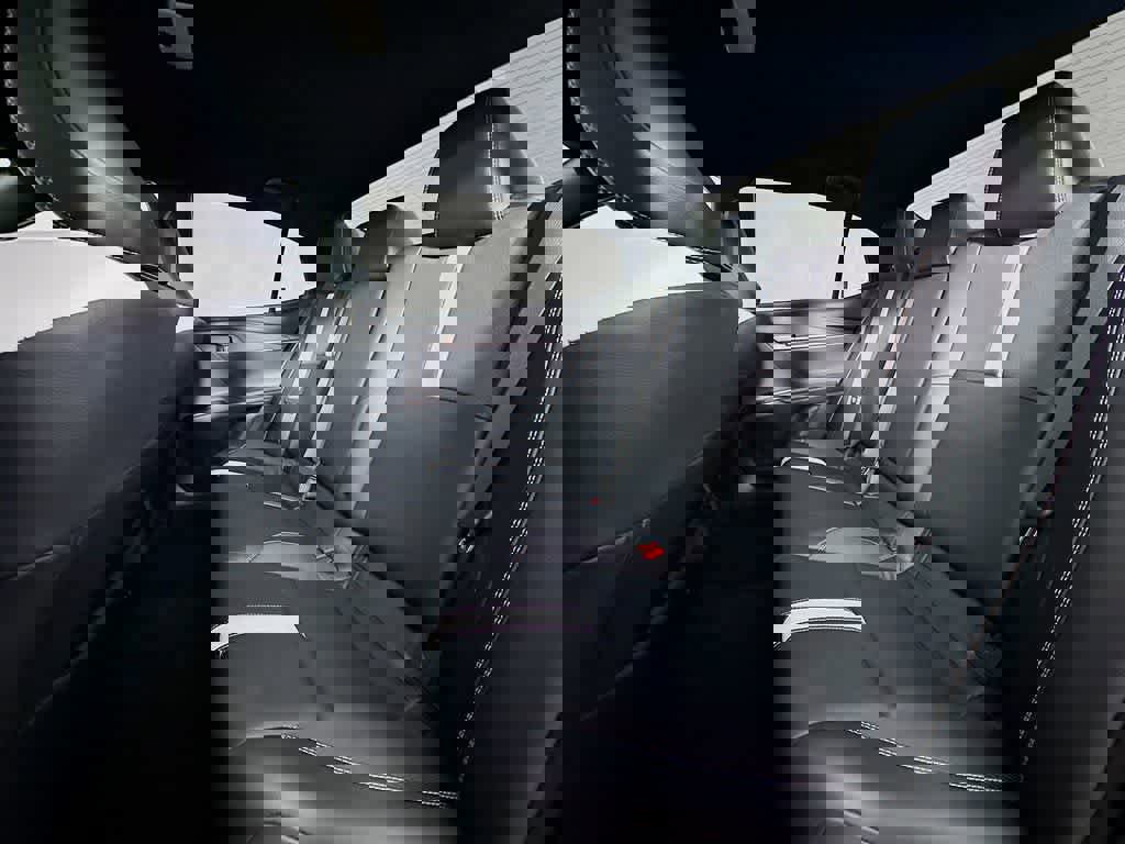 Used 2025 Toyota Camry SE image 14