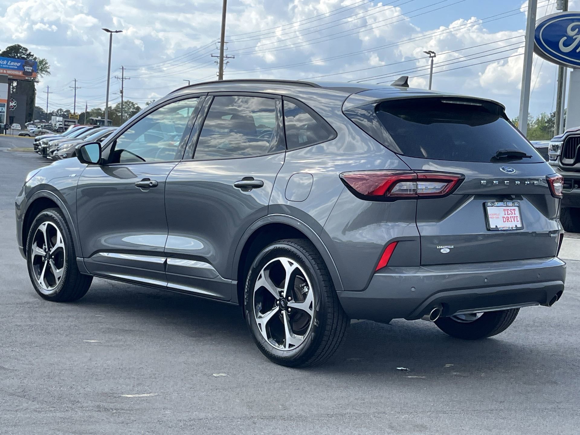 Certified 2025 Ford Escape ST-Line Elite w/ Premium Technology Package image 5