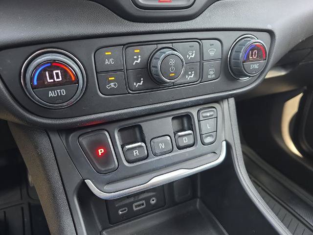 Used 2018 GMC Terrain SLT w/ Preferred Package AWD/4WD image 36