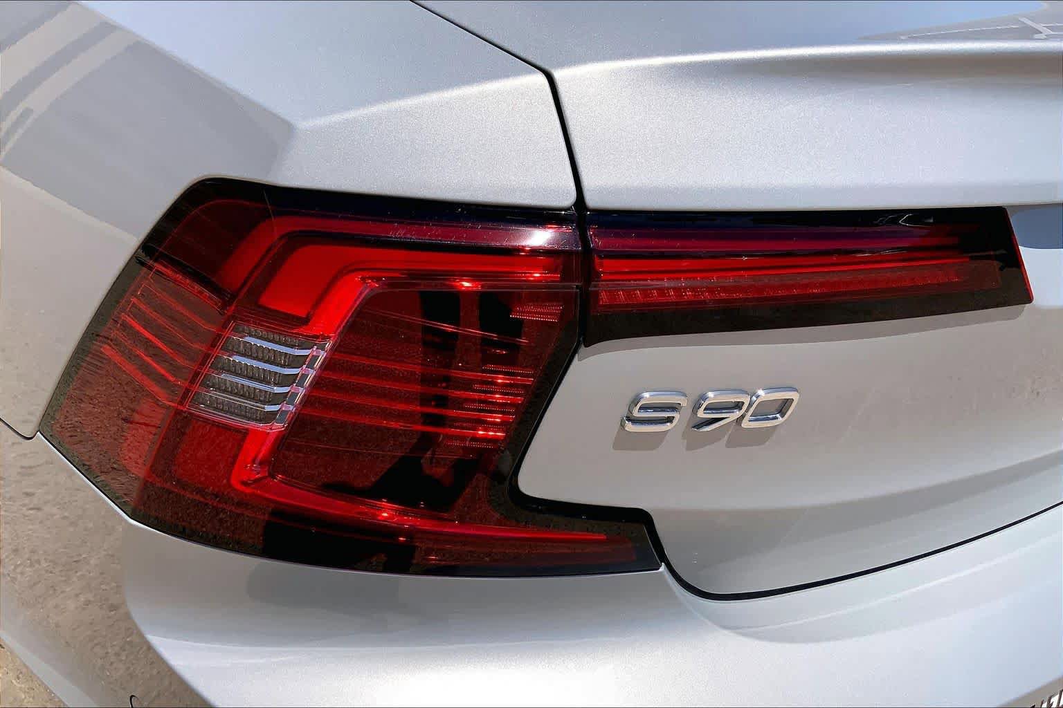 Used 2024 Volvo S90 B6 Ultimate w/ Protection Package Premier AWD/4WD image 29