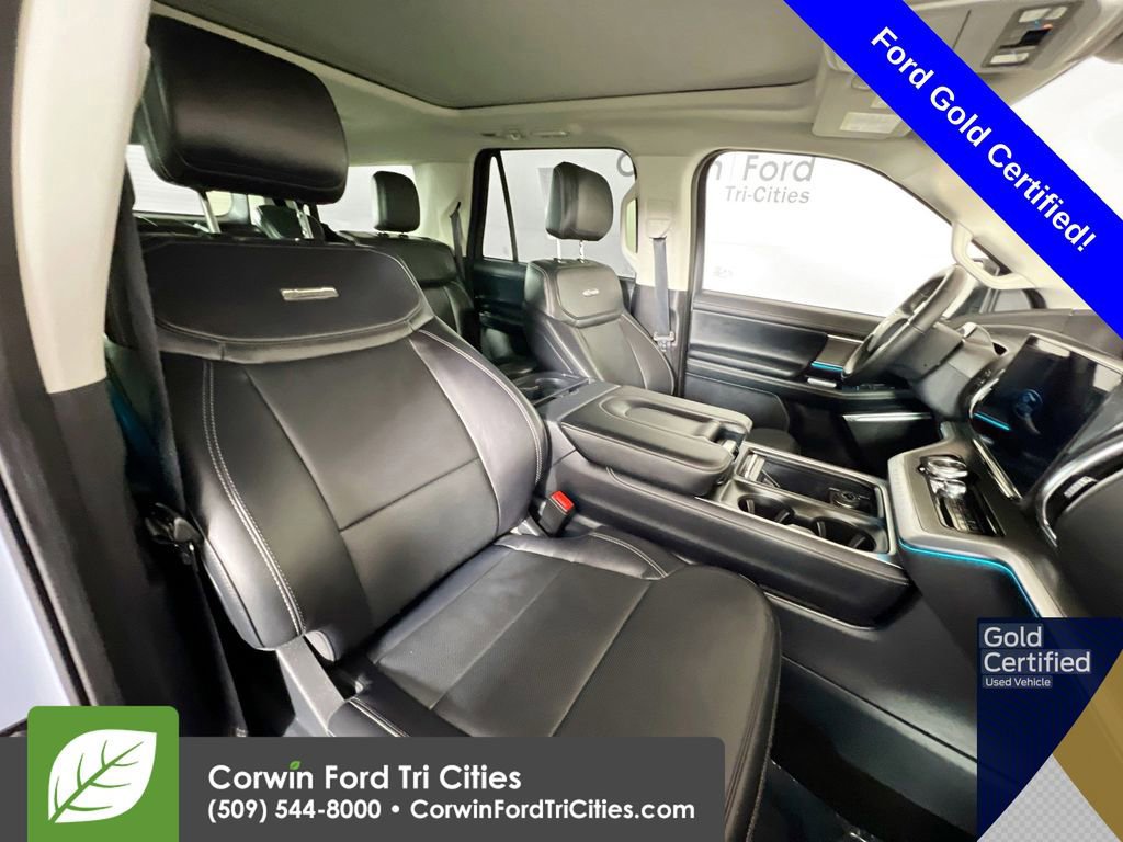 Certified 2025 Ford Expedition Max Platinum image 19