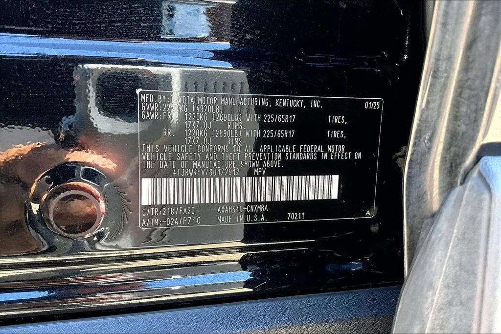 Used 2025 Toyota RAV4 XLE AWD/4WD image 35