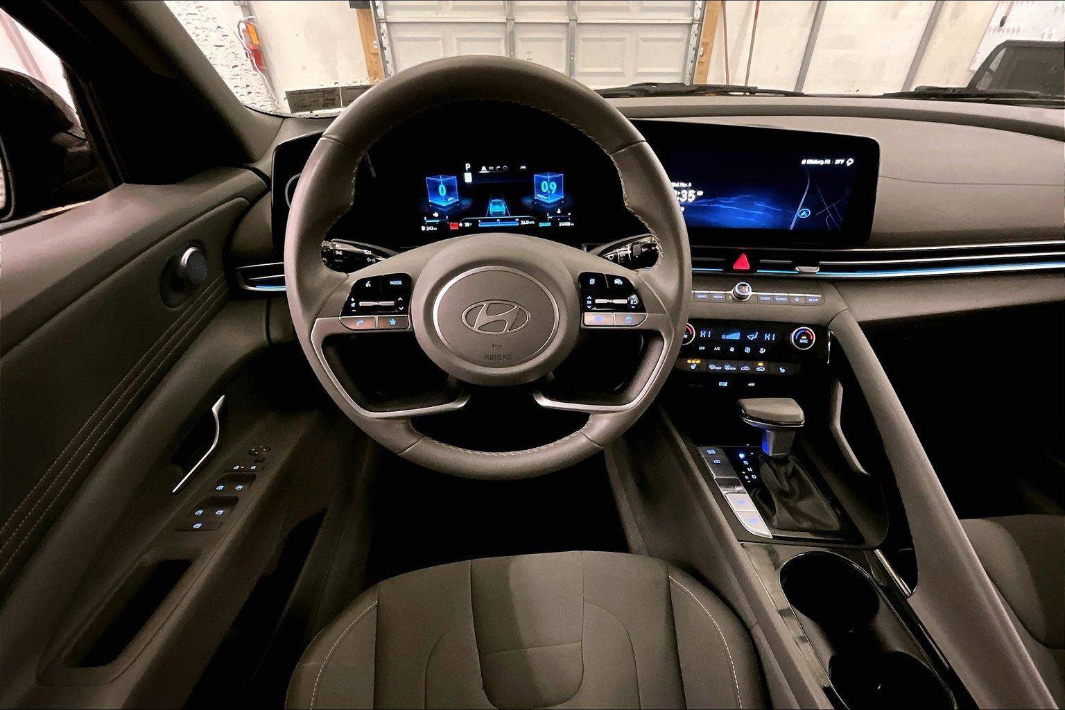 Used 2024 Hyundai Elantra SEL w/ Convenience Package image 5