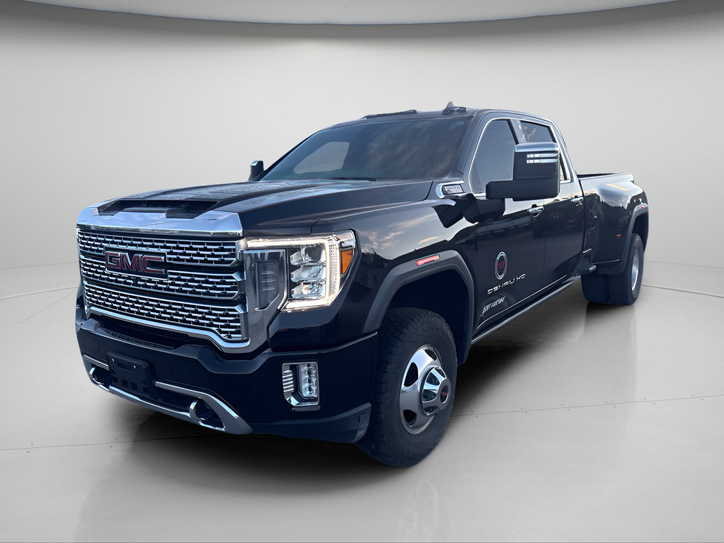 Used 2023 GMC Sierra 3500 Denali AWD/4WD image 17