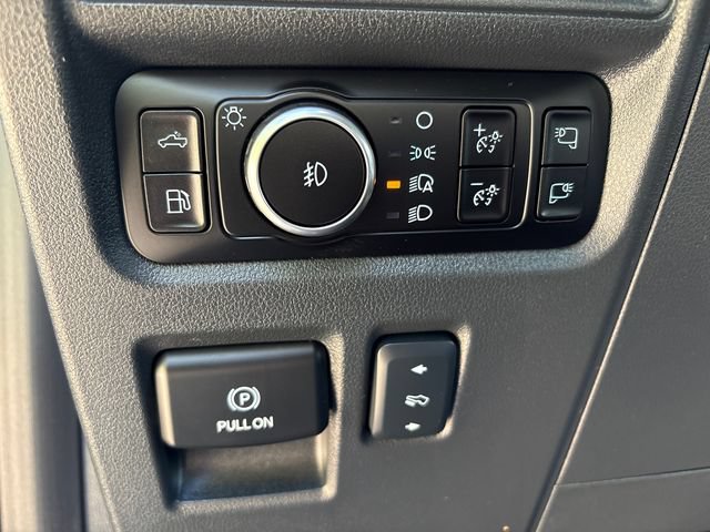 Certified 2025 Ford F150 Platinum AWD/4WD image 27