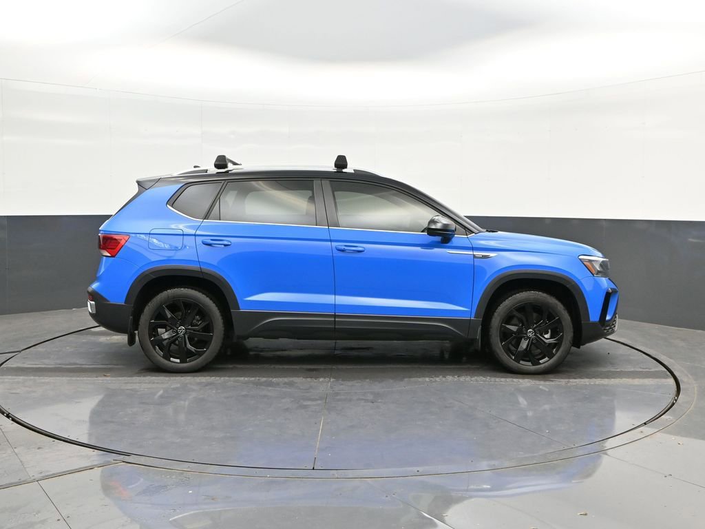 Used 2024 Volkswagen Taos SE w/ Panoramic Sunroof Package image 25