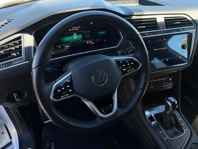 Used 2023 Volkswagen Tiguan SE R-Line image 19