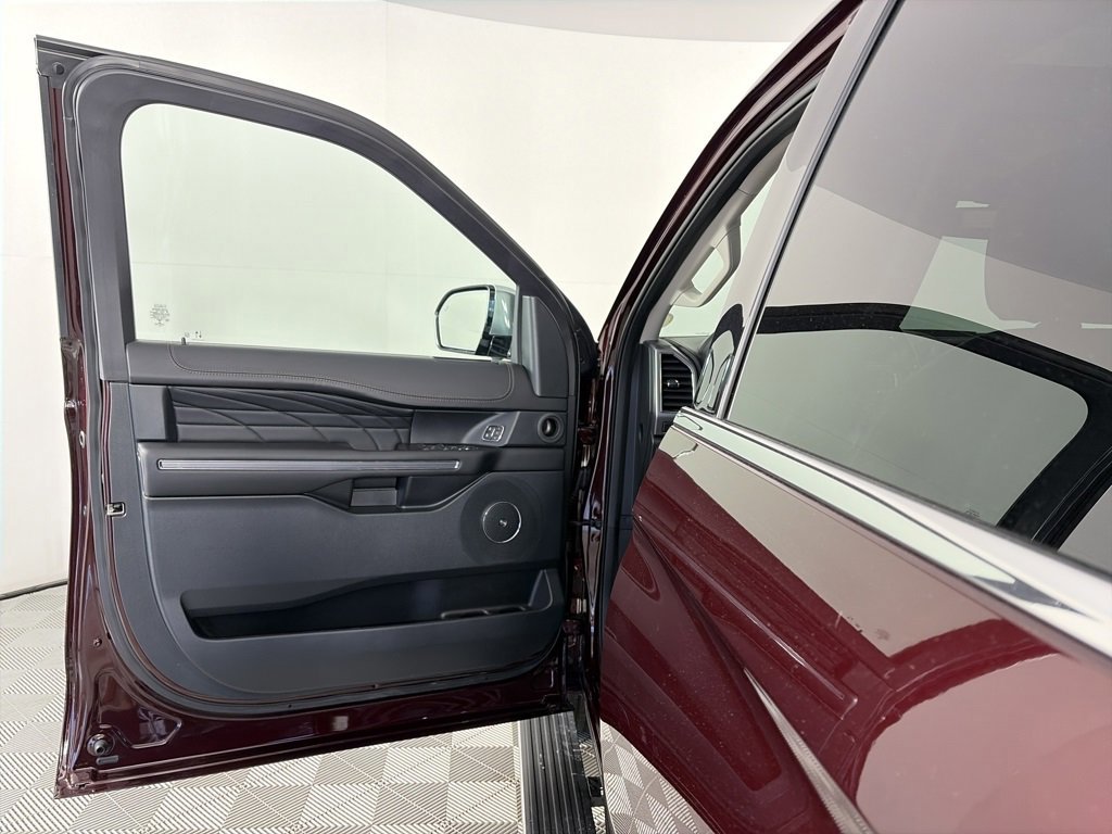 Certified 2021 Ford Expedition Platinum image 10