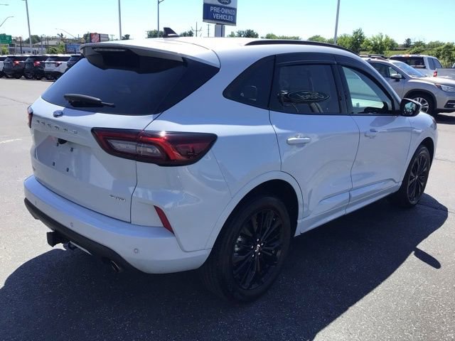 Certified 2025 Ford Escape ST-Line Elite w/ Class II Trailer Tow Package AWD/4WD image 4