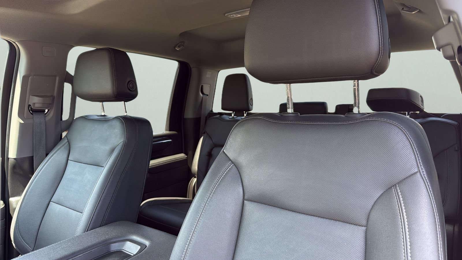 Used 2024 Chevrolet Silverado 2500 LTZ AWD/4WD image 9