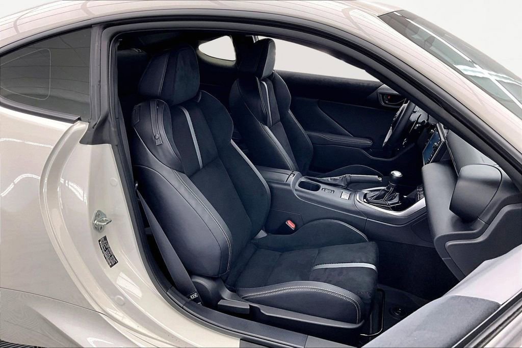 Used 2024 Toyota GR86 Premium image 9