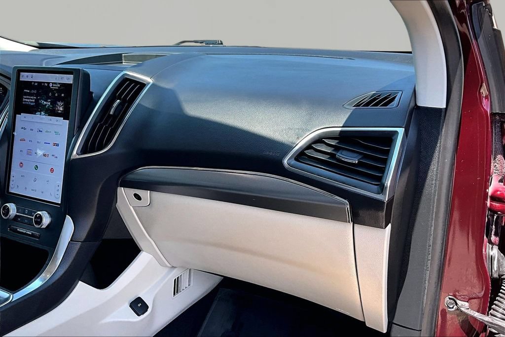 Certified 2024 Ford Edge Titanium AWD/4WD image 17