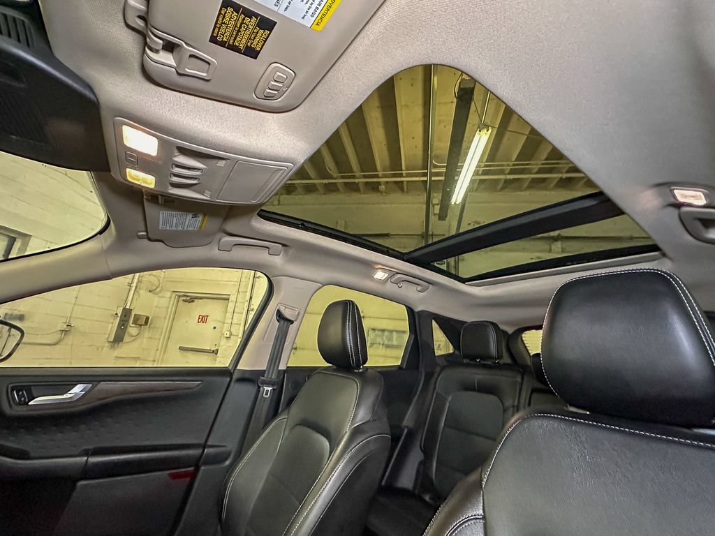 Certified 2020 Ford Escape Titanium AWD/4WD image 29
