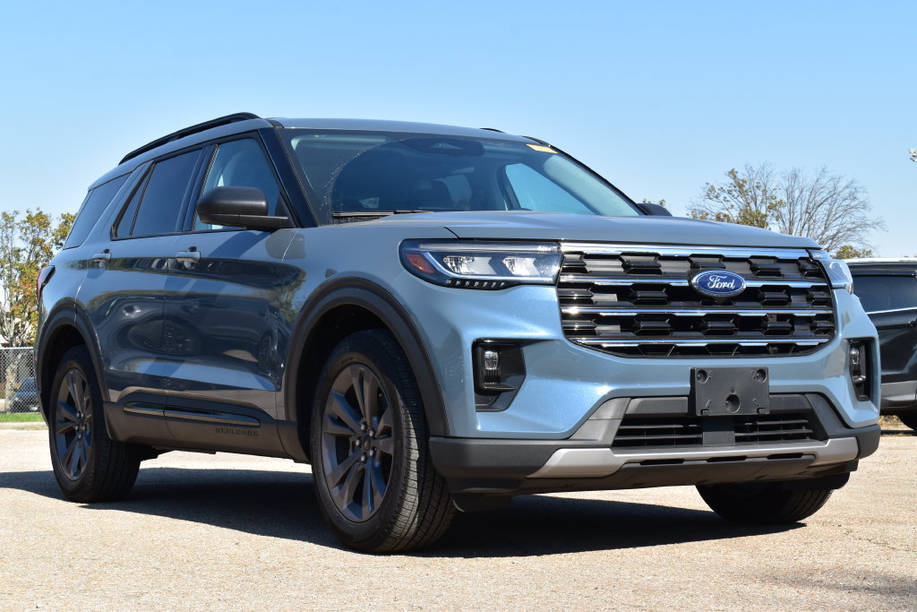 Certified 2026 Ford Explorer Active w/ Active Comfort Package AWD/4WD image 3
