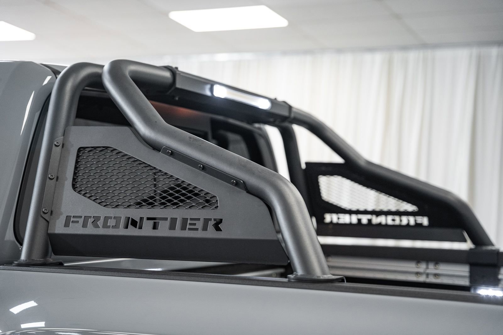 Used 2022 Nissan Frontier PRO-4X image 7