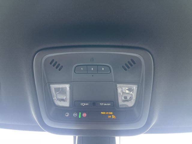 Used 2023 Chevrolet Traverse LT FWD image 46