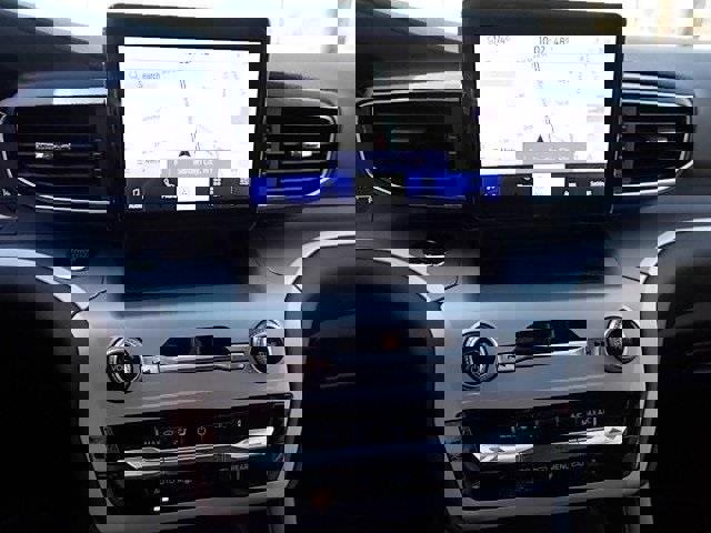 Certified 2022 Ford Explorer XLT w/ Equipment Group 202A image 10