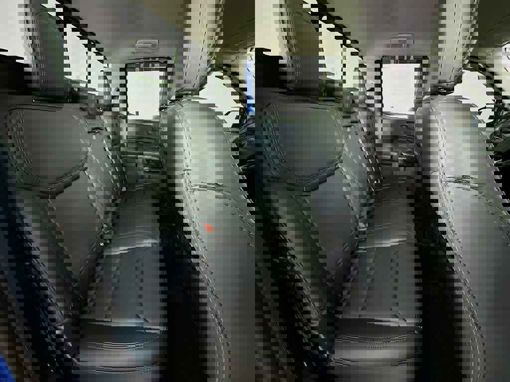 Certified 2025 Ford Maverick Lariat w/ Black Appearance Package image 30