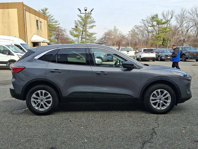 Certified 2022 Ford Escape SE image 10