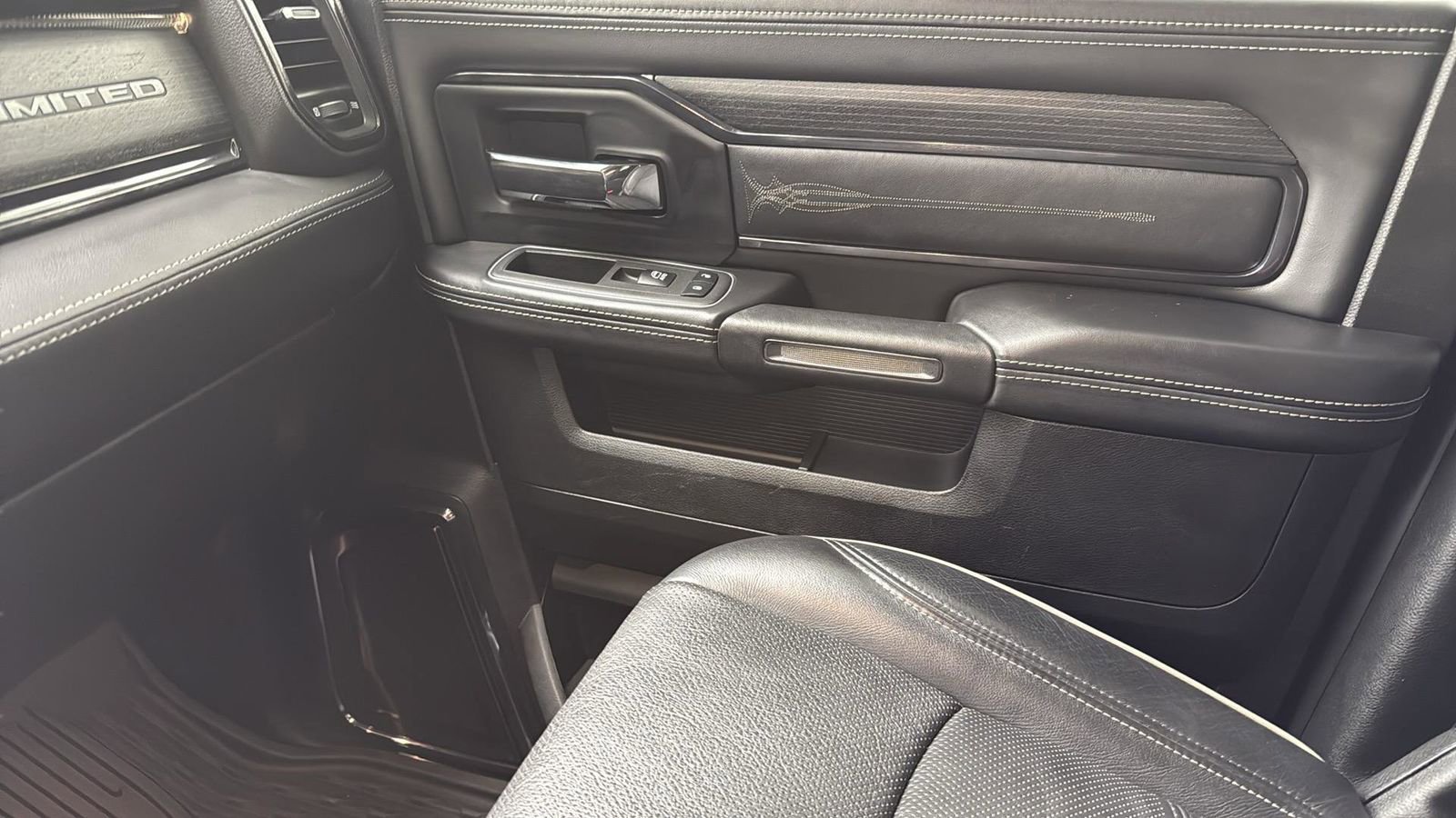 Used 2024 RAM 3500 Limited w/ Night Edition image 24