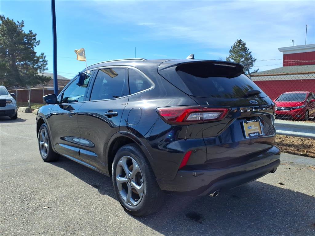Certified 2024 Ford Escape ST-Line w/ Tech Pack #1 image 9