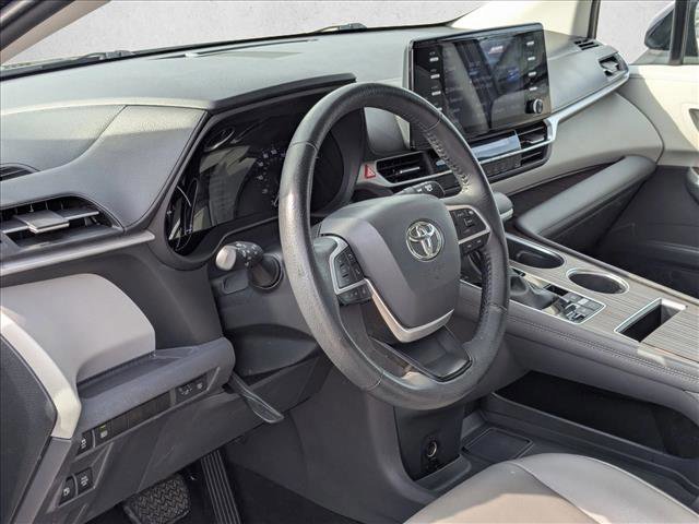 Used 2022 Toyota Sienna XLE AWD/4WD image 10