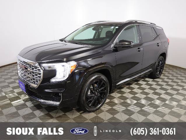 Used 2024 GMC Terrain Denali w/ Denali Premium Package AWD/4WD image 1